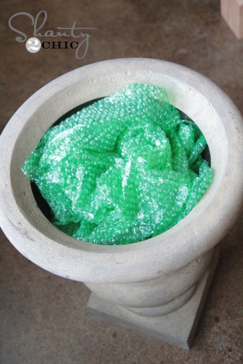 Fill pot with bubble wrap