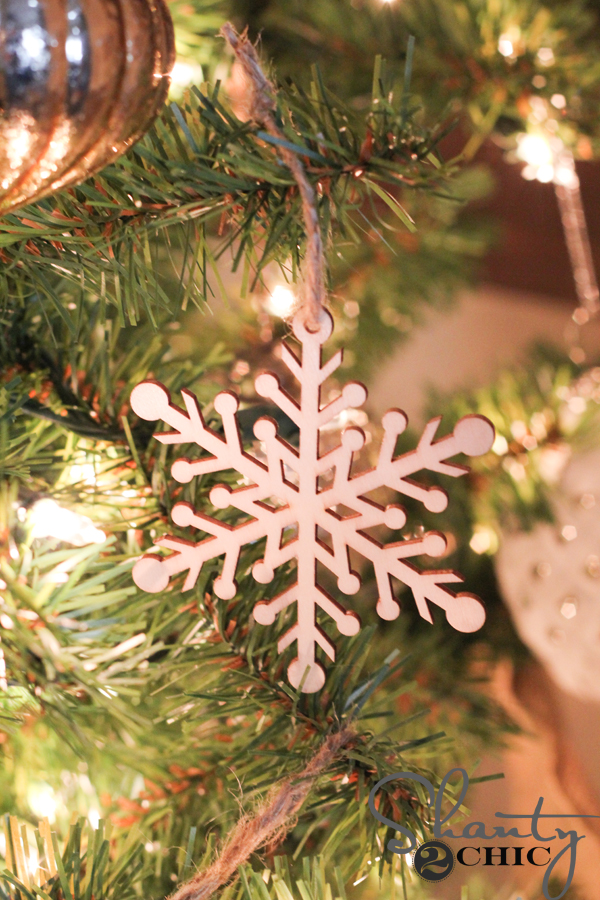 wooden-snowflake-ornament