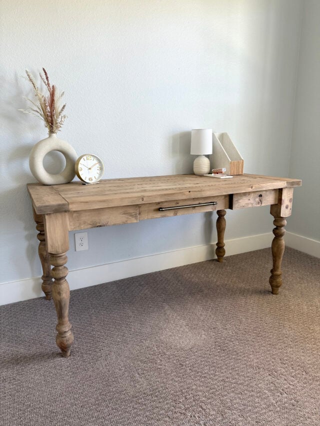 DIY Farmhouse Desk with Drawer - Free DIY Desk Plans, Video & Diagrams ...